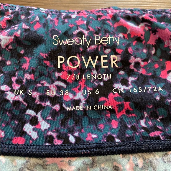 Sweaty Betty Power 7/8 Workout Leggings
Pink Scattered Petal Print Size 6 - Picture 9 of 11